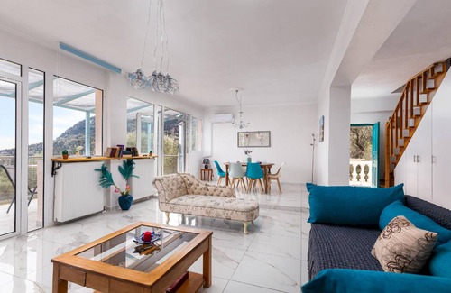 Benitses House | 160 m² House ∙ 3 bedrooms ∙ 7 guests