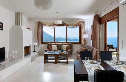 Drosia House | 160 m² House ∙ 3 bedrooms ∙ 8 guests