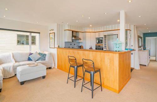 Whitianga House | 160 m² House ∙ 5 bedrooms ∙ 10 guests