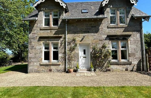 Dalry House | 160 m² House ∙ 2 bedrooms ∙ 4 guests