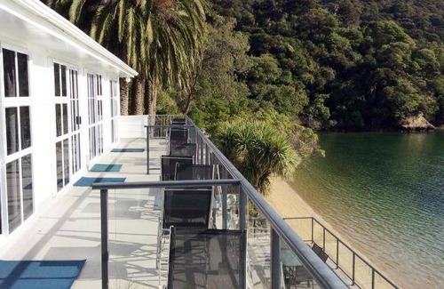 Te Mahia Resort | 160 m² Resort ∙ 9 guests
