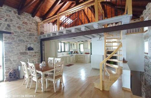 Agia Villa | 160 m² Villa ∙ 4 bedrooms ∙ 9 guests
