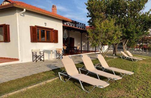 Aristotelis Villa | 170 m² Villa ∙ 5 bedrooms ∙ 12 guests