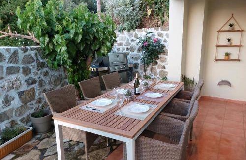 Skopela House | 180 m² House ∙ 5 bedrooms ∙ 10 guests