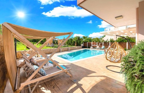 Kavros House | 180 m² House ∙ 3 bedrooms ∙ 12 guests