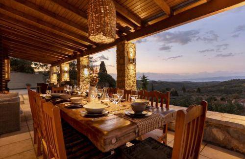 Oropos Villa | 180 m² Villa ∙ 6 bedrooms ∙ 12 guests