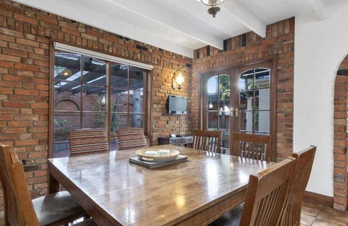 Hobart Central Business District Apartment | 186 m² Serviced apartment ∙ 3 bedrooms ∙ 127 guests