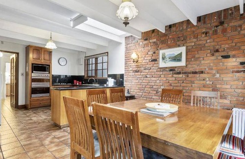 Hobart Central Business District Apartment | 186 m² Serviced apartment ∙ 3 bedrooms ∙ 127 guests