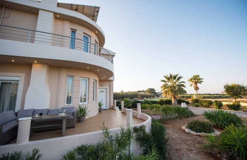 Gouvai Villa | 186 m² Villa ∙ 4 bedrooms ∙ 8 guests