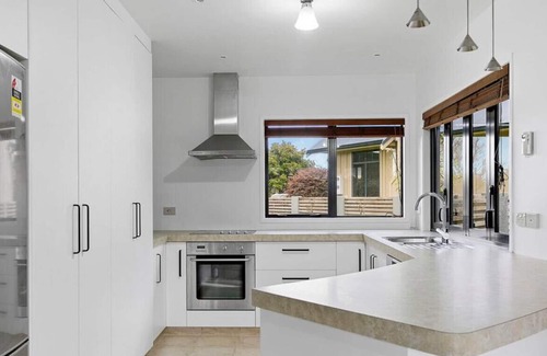 Nukuhau House | 19 Luberon way · Home away from Home