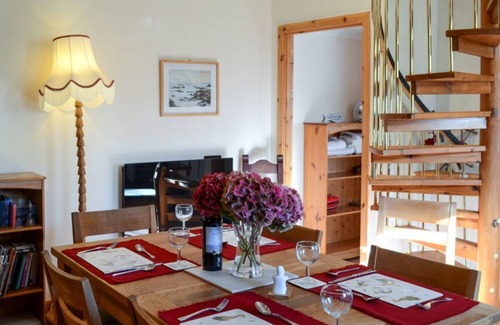 Tain Cottage | 2 bedroom accommodation in Balintore, near Tain