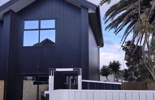 Henderson House | 2 Bedroom Haven in Sunnyvale