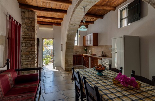 Douliana House | 2 Families together, Dream 1 &2, small village close to beaches