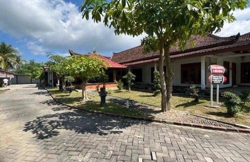 Sumberasri Hotel | 20 m² Hotel ∙ 7 guests