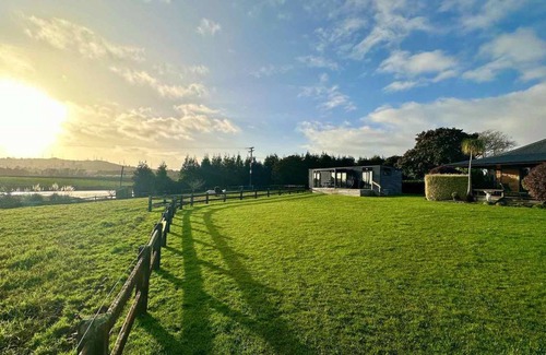 Bombay Bed & Breakfast | 200 m² Bed and breakfast ∙ 3 bedrooms ∙ 10 guests