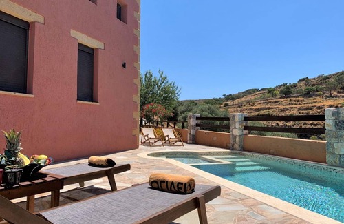 Prodromi House | 200 m² House ∙ 4 bedrooms ∙ 9 guests