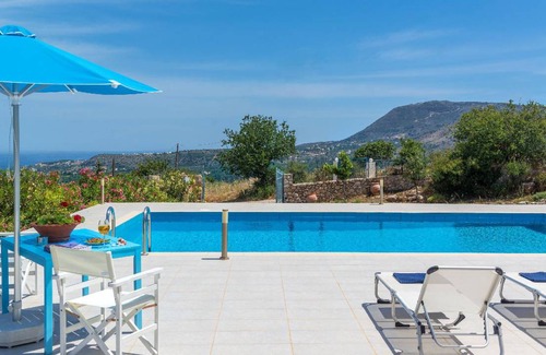 Douliana House | 200 m² House ∙ 4 bedrooms ∙ 8 guests