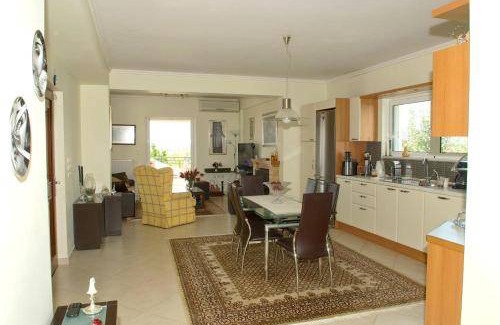 Messini Villa | 200 m² Villa ∙ 4 bedrooms ∙ 10 guests