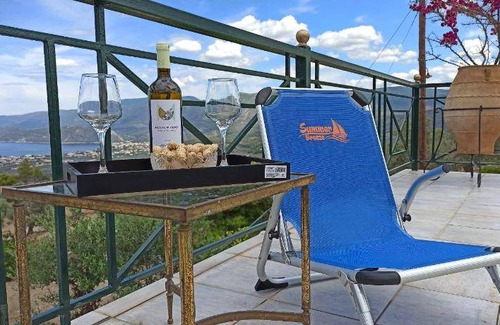 Corinth Villa | 200 m² Villa ∙ 4 bedrooms ∙ 7 guests