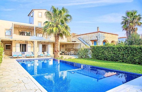 Dramia House | 220 m² House ∙ 5 bedrooms ∙ 15 guests