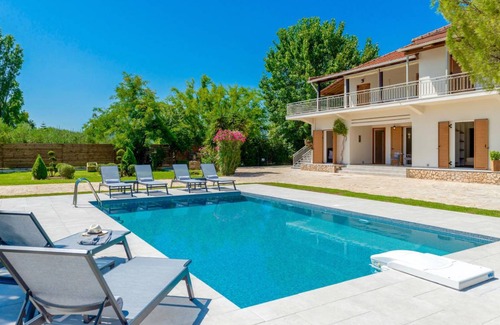 Pigadhakia Villa | 220 m² Villa ∙ 5 bedrooms ∙ 11 guests