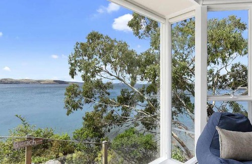 Sandy Bay House | 225 m² House ∙ 3 bedrooms ∙ 6 guests