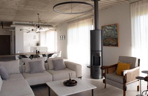Pylos-Nestoras Resort | 230 m² Resort ∙ 4 bedrooms ∙ 8 guests
