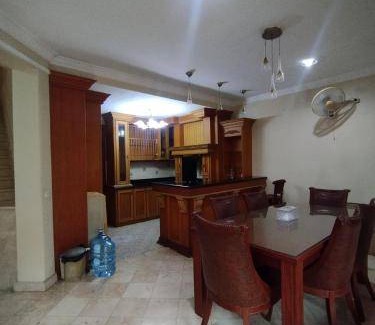 Ciawi Villa | 237 m² Villa ∙ 2 bedrooms ∙ 12 guests