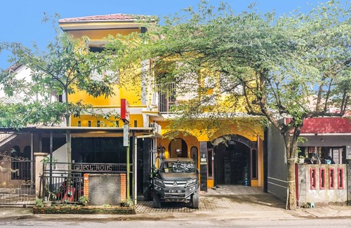 Banjarbaru Hotel | 25 m² Hotel ∙ 2 guests