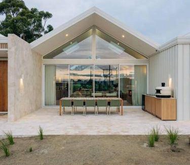Opossum Bay House | 250 m² House ∙ 4 bedrooms ∙ 10 guests
