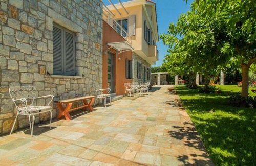 Tripi Villa | 250 m² Villa ∙ 4 bedrooms ∙ 10 guests