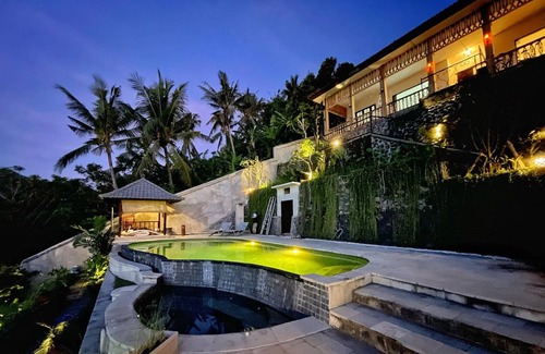 Senggigi Villa | 250 m² Villa ∙ 4 bedrooms ∙ 10 guests