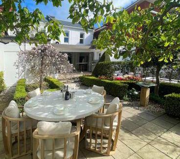 Battery Point House | 255 m² House ∙ 4 bedrooms ∙ 8 guests