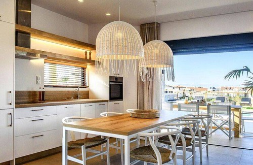 Sissi Villa | 270 m² Villa ∙ 3 bedrooms ∙ 8 guests