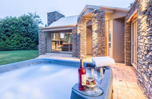 Arthur's Point House | 290 m² House ∙ 4 bedrooms ∙ 12 guests