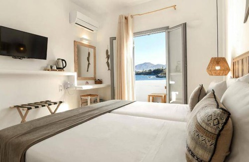 Parasporos Hotel | 30 m² Hotel ∙ 10 guests
