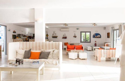 Parasporos Hotel | 30 m² Hotel ∙ 10 guests