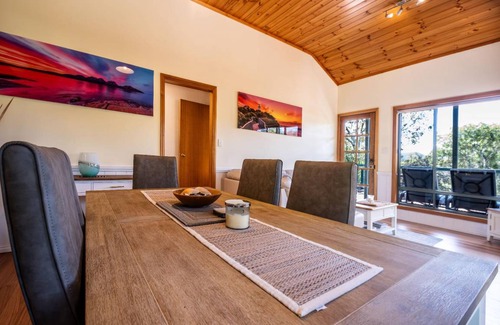 Coles Bay House | 30 m² House ∙ 2 bedrooms ∙ 7 guests