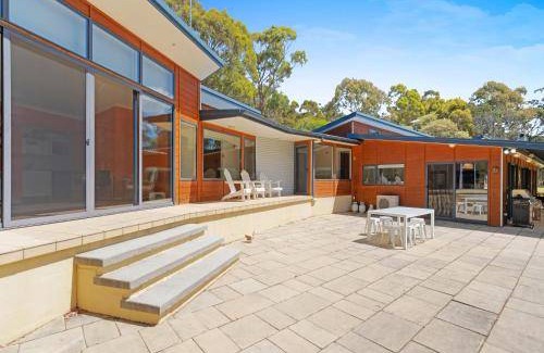 Bicheno House | 300 m² House ∙ 5 bedrooms ∙ 10 guests