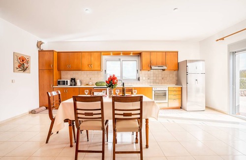 South Rhodes Villa | 300 m² Villa ∙ 4 bedrooms ∙ 10 guests