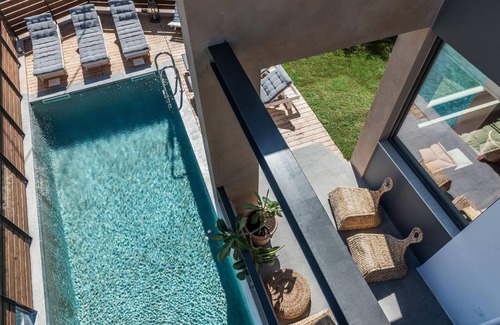 Galatas House | 305 m² House ∙ 5 bedrooms ∙ 11 guests