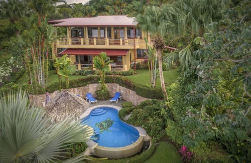 Dominical Villa | 325 m² Villa ∙ 6 bedrooms ∙ 12 guests