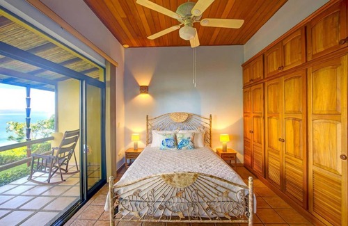 Dominical Villa | 325 m² Villa ∙ 6 bedrooms ∙ 12 guests