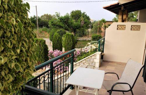 Stoupa House | 34 m² House ∙ 5 guests