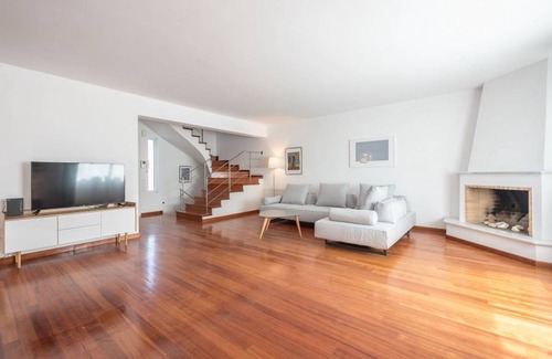 Elliniko Villa | 360 m² Villa ∙ 6 bedrooms ∙ 11 guests