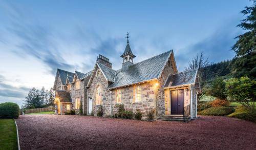 Lochend Villa | 362 m² Villa ∙ 6 bedrooms ∙ 12 guests