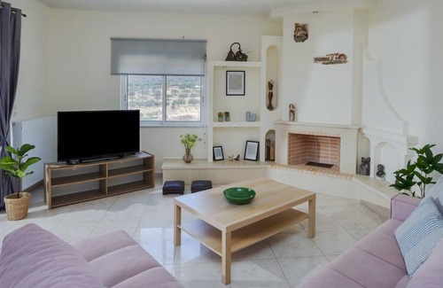 Skotino Villa | 400 m² Villa ∙ 4 bedrooms ∙ 8 guests