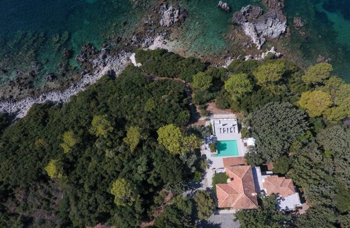 Sivota Villa | 400 m² Villa ∙ 7 bedrooms ∙ 14 guests