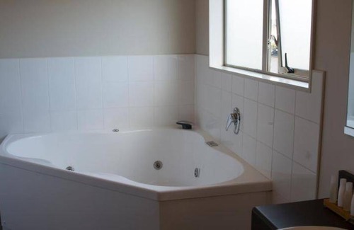 Fenton Street Hotel | 42 m² Motel ∙ 127 guests