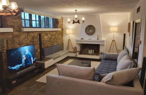 Nea Tirintha Resort | 430 m² Resort ∙ 5 bedrooms ∙ 127 guests